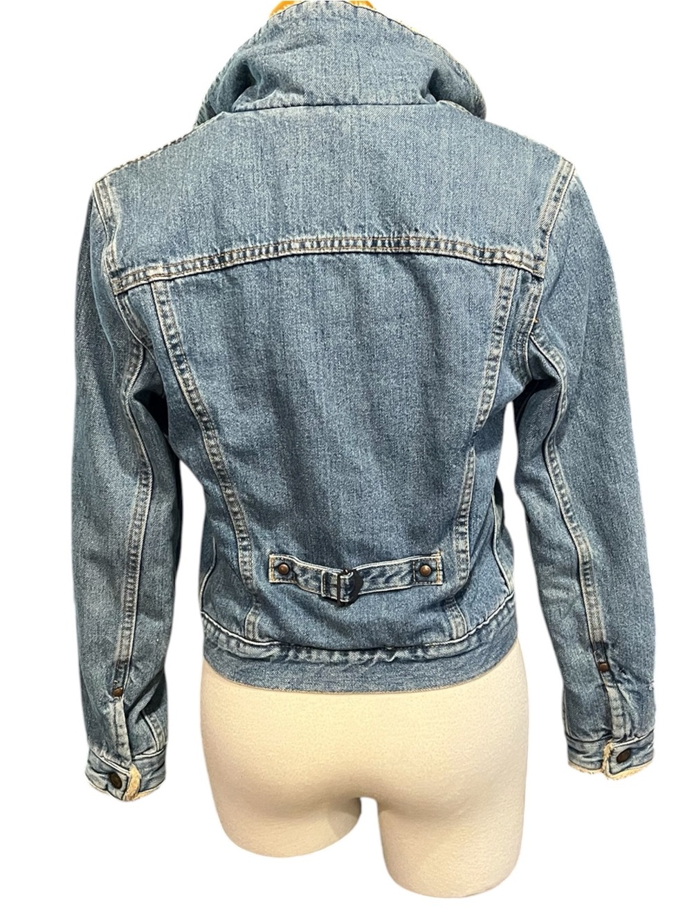 Vintage Levi s Woman-small Sherpa Lined Blue Jean Jacket - Picture 2 of 8